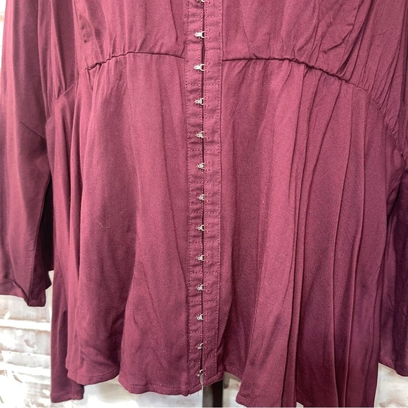 Torrid Women's Burgundy Button-Down Top 1X - Picture 3 of 5